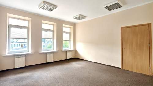Biuro 22m2 Radom Gazowa. Parking, Media, Klima