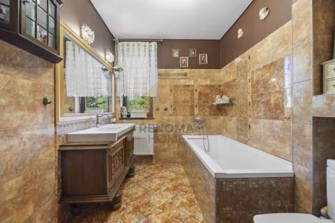 Garaż na 2 samochody 250m2 domu zielona okolic