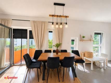 Z garażem podziemnymi komórką Wyposażone Balkon Garderoba Narożne