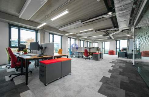Włochy lokal biurowy 768,70 m2 do wynajęcia