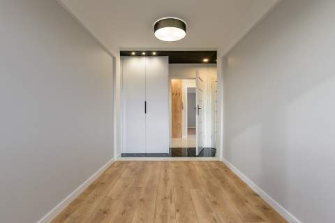 3 pokoje o pow. 48m2, balkon, po remoncie, umeblowane, Widok