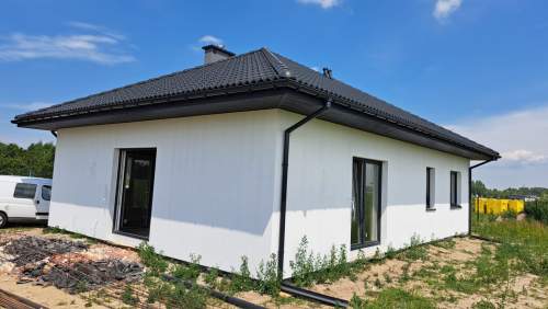 Dom parterowy o pow. 95.91m2, działka 459m2, Piotrów