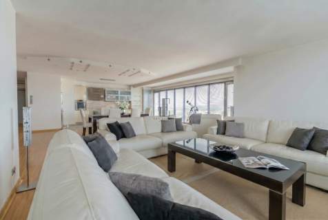 Apartament z panoramicznym widokiem na Warszawę