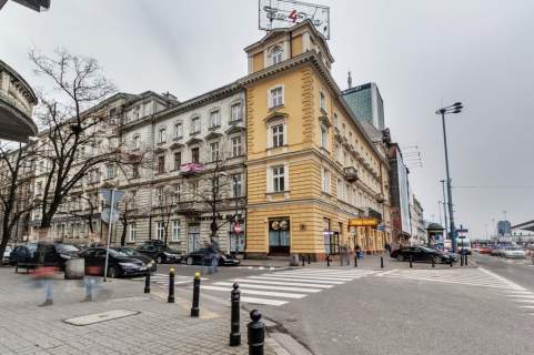 Lokal po remoncie z widokiem na centrum Warszawy
