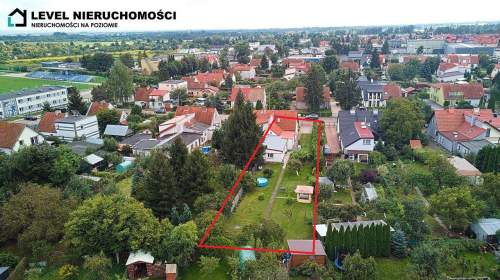 Dom w mieście z dużą działką