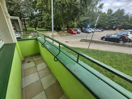 2 pok z balkonem