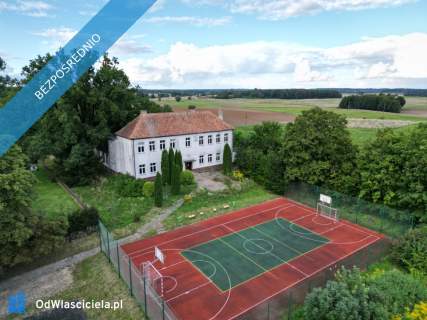 Stara Szkoła. Budynek inwestycyjny na Mazurach.