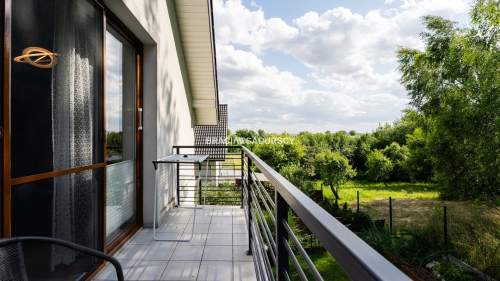 83m2 238m2 ogródek dwa m. postojowe
