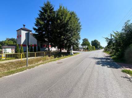 Działka budowlano-rolna w centrum Chmielowa - 900m