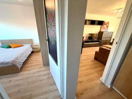 Hipoteczna-przestronne dwa pokoje, balkon, parking