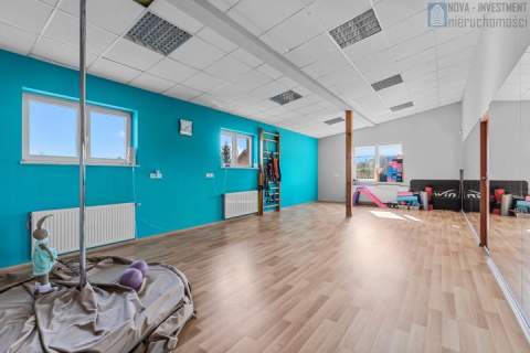 743m2 działka 2759m2 przy węźle i strefie tech.