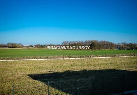 4 pok 68m2 /balko/ogródek/ 2 m.postojowe