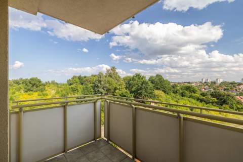 WIDOK NA ZIELEŃ 20 M2 KOMÓRKA CISZA SPOKÓJ