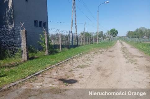 Duża działka inwestycyjna w pobliżu autostrady A1