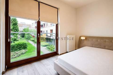  Elegant 3-Bedroom Apartment near Mokotów Park 