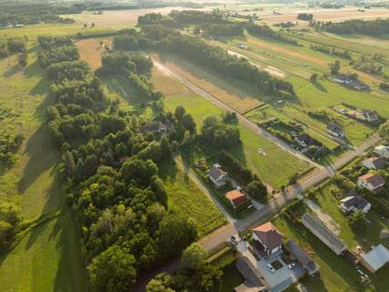 Działki budowlane z wodociągiem