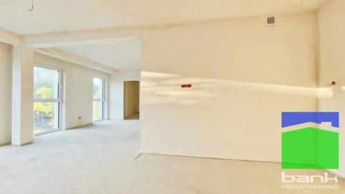 Pabianice - lokal 4 pok. 78,72 m2 ul. Warszawska
