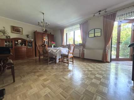 Atrakcyjny dom 5 pokoi z ogrodem garażem i tarasem