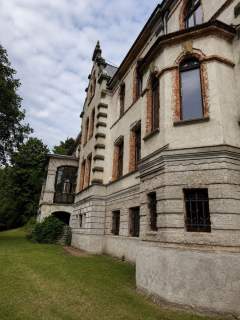 Zabytkowy pałac 1 160 m 2,57 ha parku Wrocław
