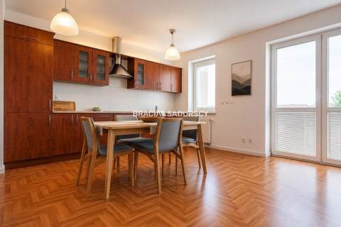 Mieszkanie z widokiem, balkon, winda, garaż