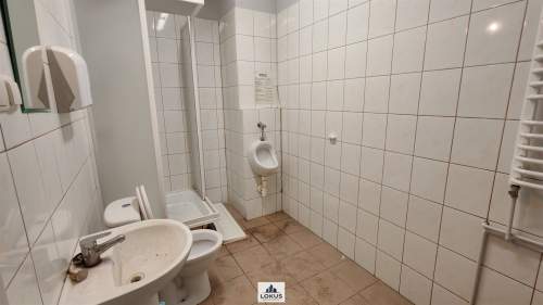 Magazyn, rampa - 2 bramy, poziom zero - 3 bramy