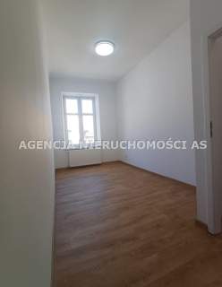 PRZESTRONNE W CENTRUM SKAWINY