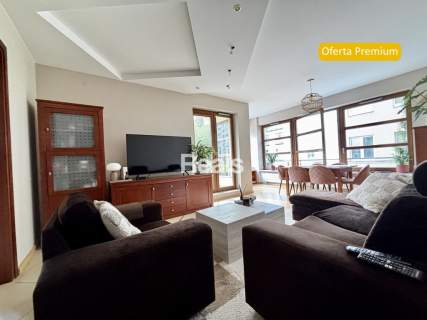 3- pokojowy apartament z balkonem w Centrum.