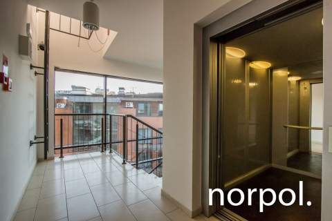 Penthouse na 6 piętrze w Angel City