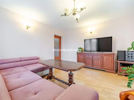 2 piętro, balkon, 3 pok., piwnica,zielono, parking