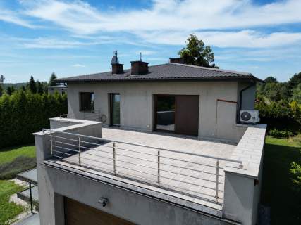 Efektowny, wolnostojący dom o pow. 243 m2