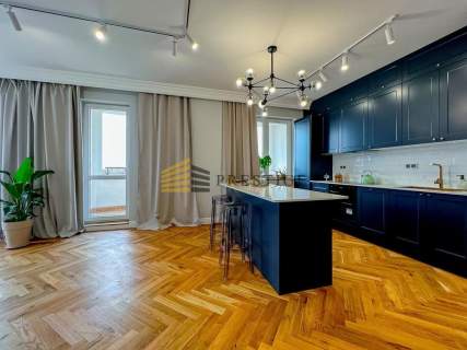 NOWOCZESNY APARTAMENT / Sadyba Best Mall