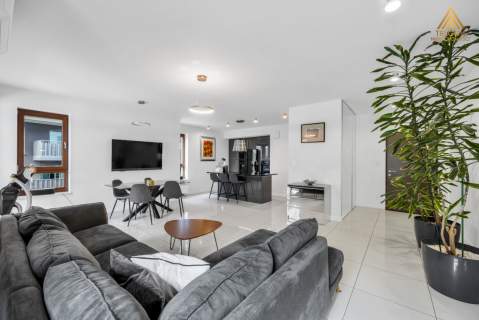 Jasny Apartament 77 m2 - 2 pok - Taras 65m2 - Wola