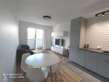 3 pokoje w apartamentowcu z garażem, przy metrze