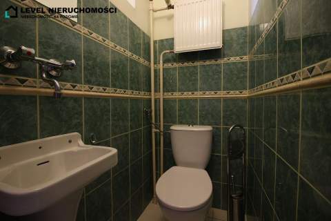 Dom w środku miasta