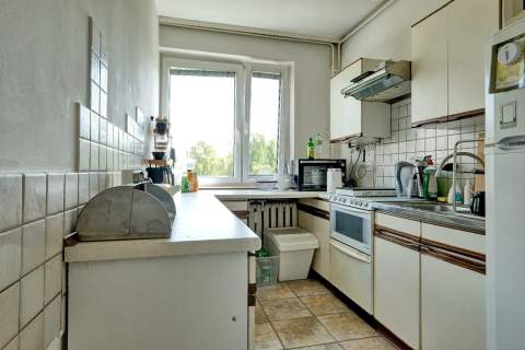 2 pokojowe, balkon, piwnica, niski budynek