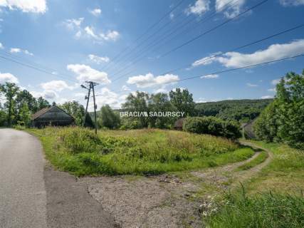Budowlana działka w Golkowicach, Prąd, gaz, woda