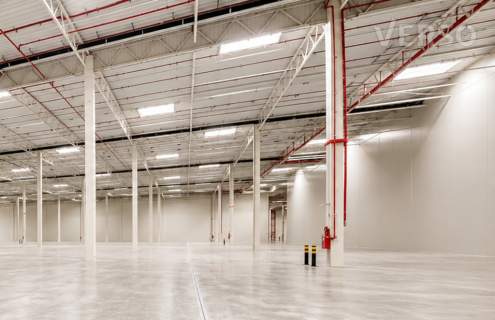 Magazyn/lekka produkcja 5200 sqm. biura 200 mkw.