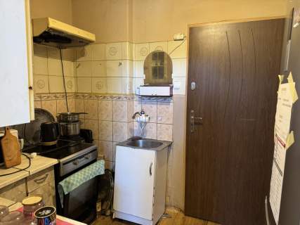 2 pokoje na parterze 2 duże piwnice ogródek
