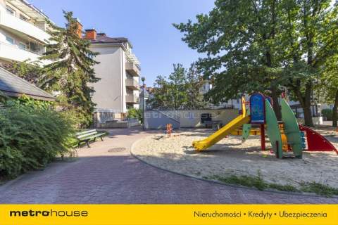 37,6 m 2 pokoje Strzeżone osiedle Gocław