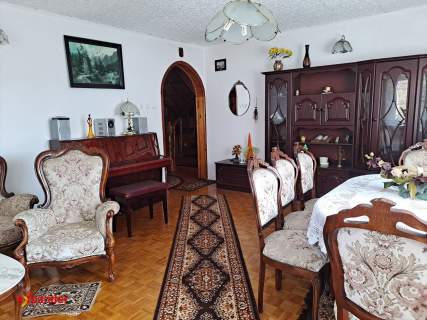 Dom wolnostojący 198m2 w spokojnej okolicy z zadbaną działką