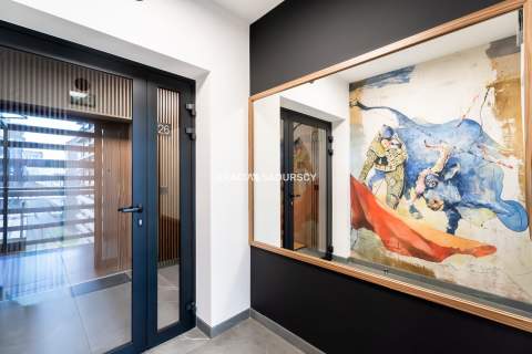 Nowoczesny jasny apartament w otoczeniu zieleni