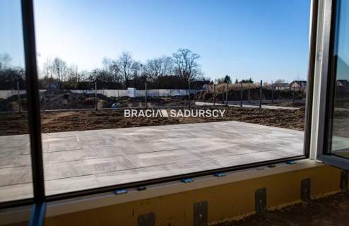 4 pok 68m2 /balko/ogródek/ 2 m.postojowe