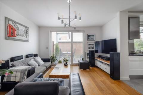 OGRÓD 400M2 PRYWATNE WEJŚCIE