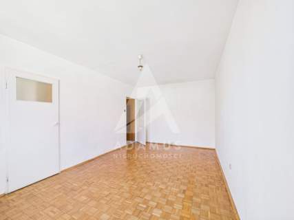 Komandorska/38,5 m /2 pokoje naprzeciw UE.
