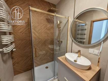 3 POKOJE 63,75 m BALKON 12,37 m I PIĘTRO 