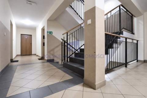 Krzyki 2 pokoje Balkon Miejsce postojowe.