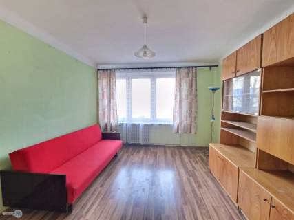 2 pokoje z balkonem na 1 piętrze piwnica,strych