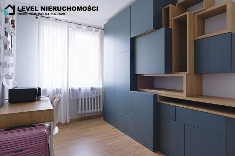 Umeblowane mieszkanie trzypokojowe