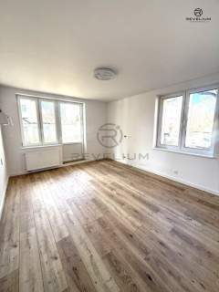 2MIN MONTE CASSINO SOLIDNE WYKOŃCZENIE KAMIENICA