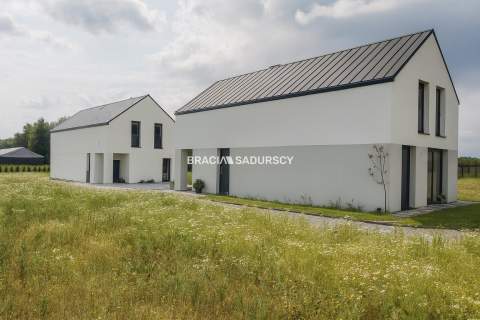 Dom Wolnostojący 140 m2 z tarasem w MNIKOWIE